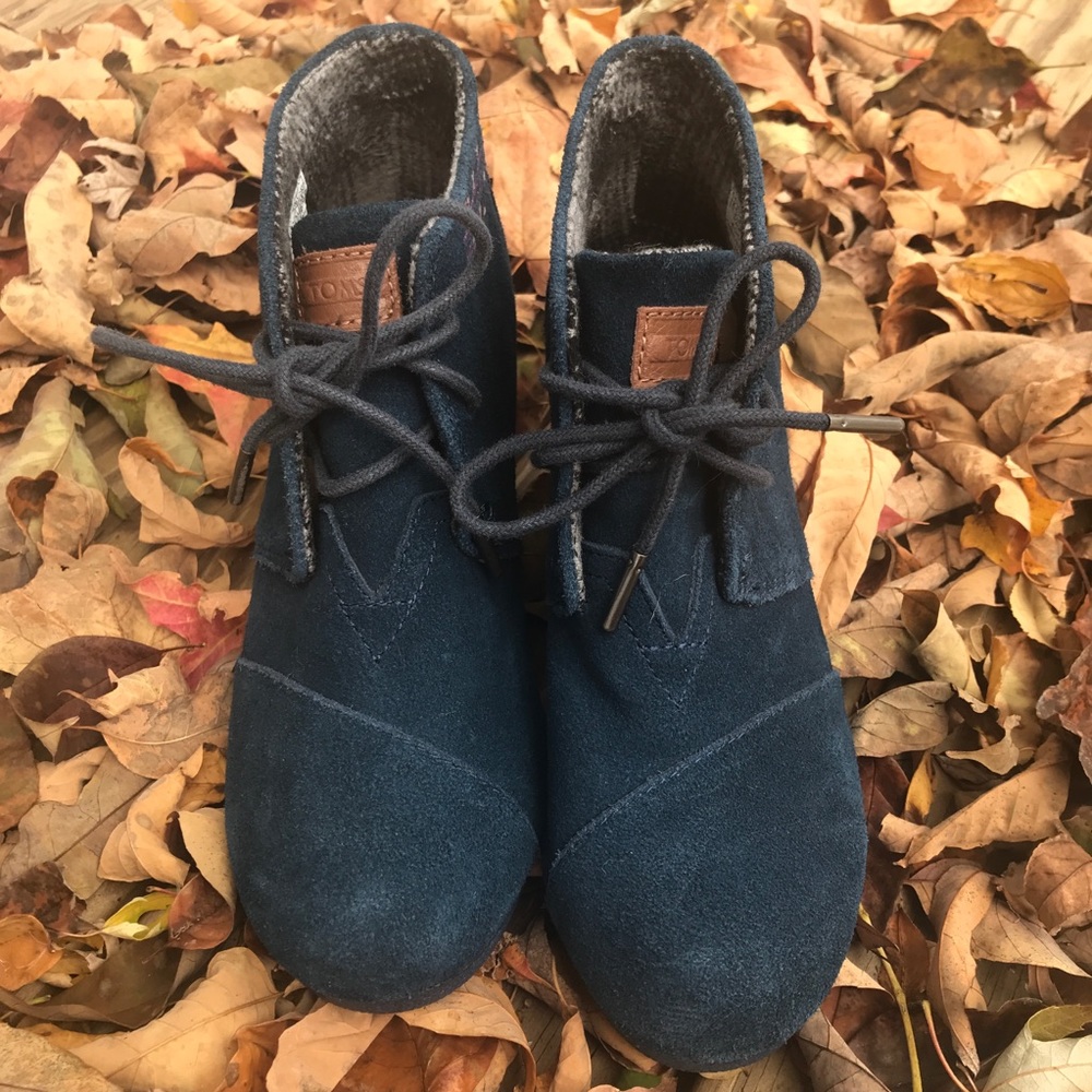 Toms Desert Wedge Suede Bootie NWOT
